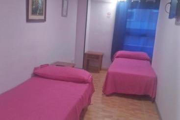 펜션 Pensión Calderón