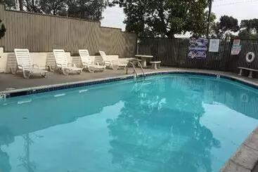 ホテル Super 8 By Wyndham National City Chula Vista