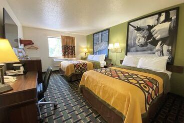 Motel Super 8 By Wyndham Newport News/jefferson Ave