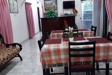 펜션 Dilshan Guest