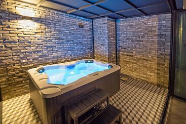 Doo Hotel & Guesthouse Hostel