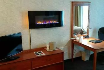 Otel Travelodge & Suites By Wyndham Fargo/moorhead