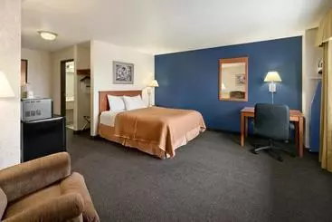هتل Travelodge & Suites By Wyndham Fargo/moorhead