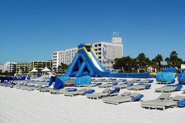 渡假胜地  Island Grand At Tradewinds