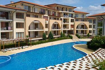 Aparthotel Arkite Complex