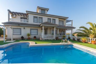 Apartamentos turísticos Fidalsa Villa Grand White House