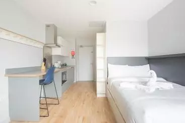 هتل آپارتمان Modern Studios In Cardiff