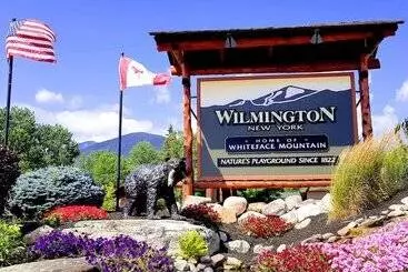 ツーリストアパートメント The Wilderness Inn