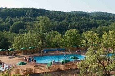 בית מלון כפרי Village Huttopia Sud Ardèche