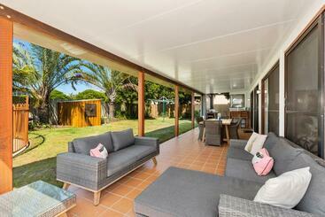 ツーリストアパートメント Coastal Soul   Family Entertainer With Pool