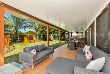 Turistihuoneistot Coastal Soul   Family Entertainer With Pool