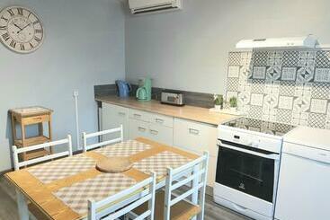 Apartamentos turísticos Laconciergeriejonzac, Maison L Hacienda Avec Parc De 3000m2