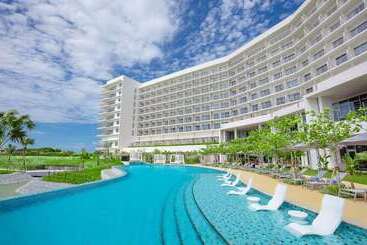 هتل Hilton Okinawa Sesoko Resort