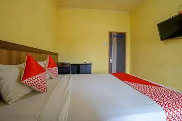 ユースホステル Triantama Kost Syariah By Oyo Rooms