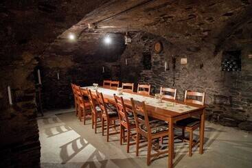 Pisos turísticos Pleasant Apartment In Ernst Bei Cochem With Garden