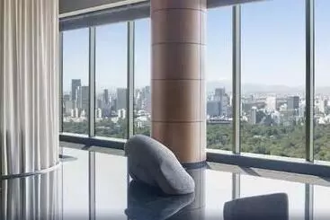 Four Seasons Hotel Tokyo At Otemachi