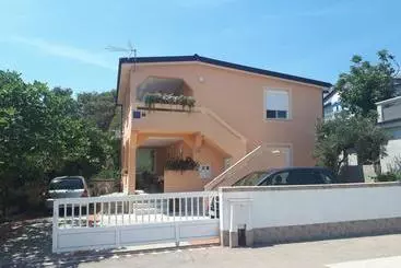 آپارتمان‌های توریست‌ها Villa Nora