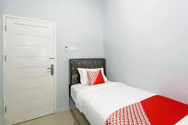 Hôtel Reddoorz Syariah Near Pantai Padang 2