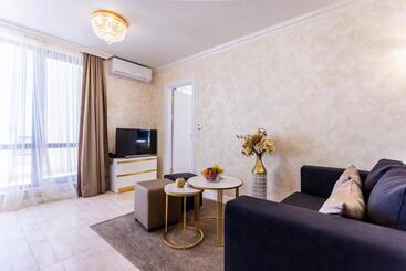 בית מלון כפרי Onyx Beach Residence   Free Parking & Beach Access