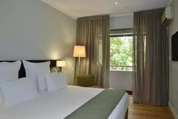هتل Cresta Lodge Harare