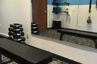 هتل Wood River Inn & Suite