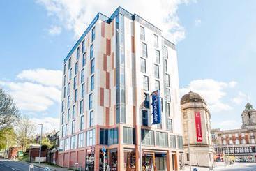 Hotelli Travelodge London Clapham Junction