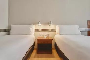 Tres Torres Atiram Hotels