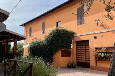 بنسيون Locanda Settecamini