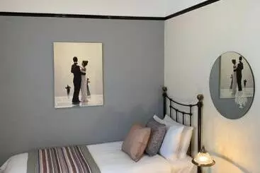 Hotel Glendower House