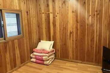 Jeonju Hyangchon Pension