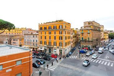 تختخواب و صبحانه Bq House Castello Luxury Rooms