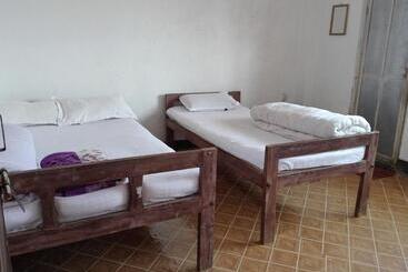 تختخواب و صبحانه Kayastha Restaurant & Lodge