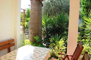 דירות לתיירים Apartments Tonka