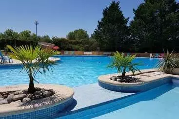 Hotelli Camping Le Faillal   Cabanes Et Chalets