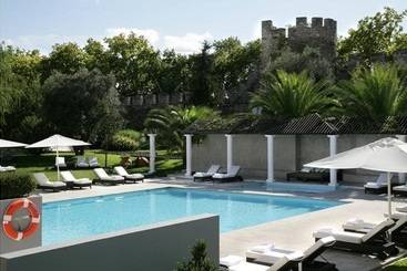 هتل M'ar De Ar Muralhas