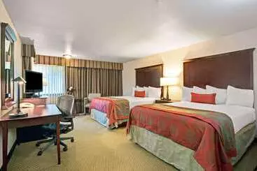Отель Ramada By Wyndham Tukwila Southcenter