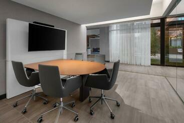 Ac Hotel By Marriott Santa Rosa Sonoma Wine Country