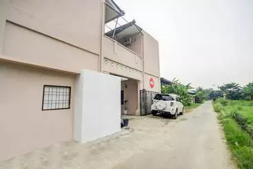 Otel Reddoorz At Sonya Homestay Tebing Tinggi
