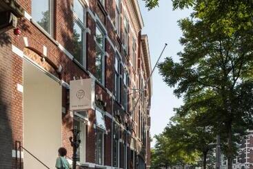 Hotel 171. Urban Design