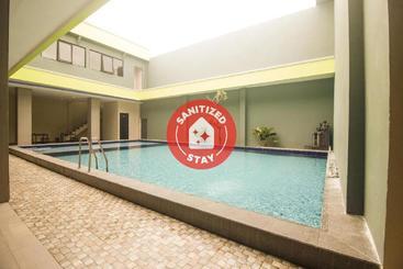 Szálloda Capital O 3327 Grand Tawiri