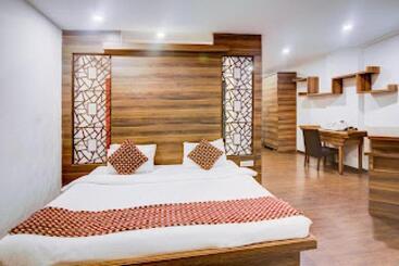 Hotel Collection O  Rr Boutique