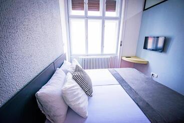 تختخواب و صبحانه Pb Urban Garden Stay With Secured Parking