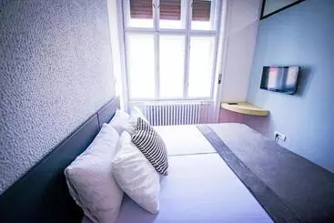 تختخواب و صبحانه Pb Urban Garden Stay With Secured Parking
