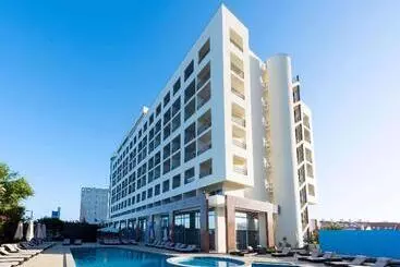 Hotel Tryp by Wyndham Lisboa Caparica Mar