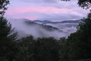 Aamiaismajoitus (B&B) Lazy Bear Lodge