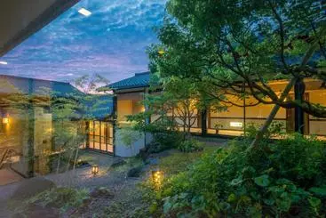 Ryokan Echizen Mangetsu