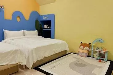 تختخواب و صبحانه 逢甲美學院