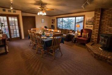 Canyon Colors Bed And Breakfast