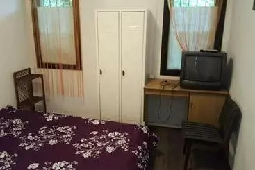 Hostel Belgrade Shungit Dragana Jeftića Br 10