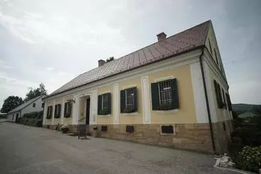 هتل šiker B&b